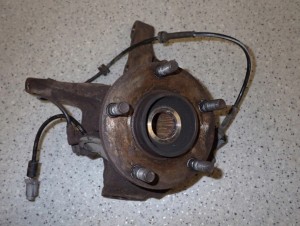 NISSAN ALMERA TINO ZWROTNICA PRZEDNIA PRAWA