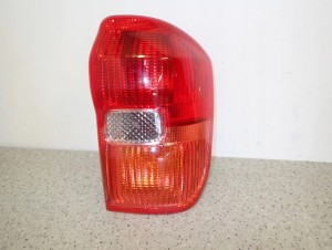 TOYOTA RAV4 RAV 4 II 99-02 LAMPA TYLNA PRAWA