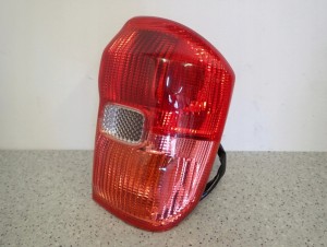 TOYOTA RAV4 RAV 4 II 99-02 LAMPA TYLNA PRAWA 5/6 MINIATURA