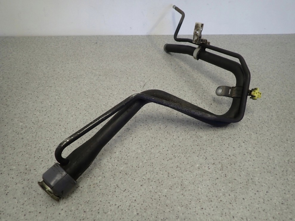 TOYOTA VERSO 09-13 RURA WLEWU PALIWA 2/6