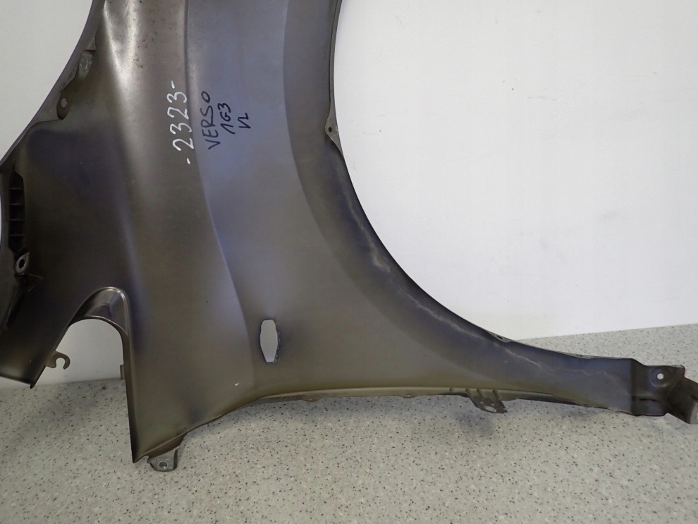 TOYOTA VERSO 09-13 BŁOTNIK PRZEDNI LEWY 1G3 13/14