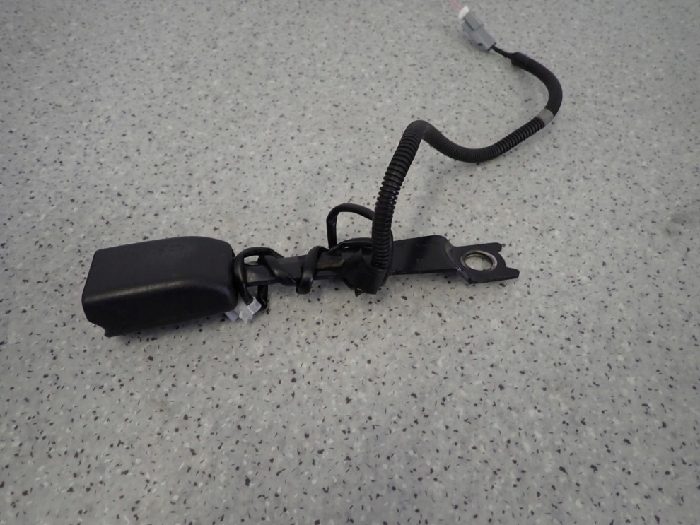 TOYOTA VERSO 09-13 ZAPINKA PASA PRZEDNIA LEWA EUROPA 5/6