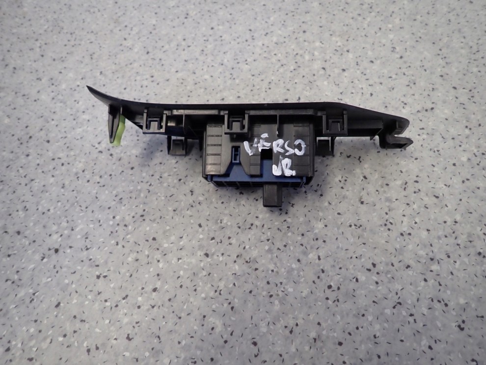 TOYOTA VERSO 09-13 PRZEŁĄCZNIK PANEL STEROWANIA SZYBY PRZEDNI PRAWY 3/4