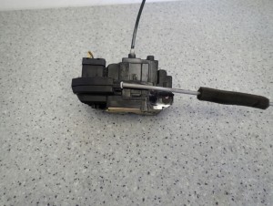 NISSAN MICRA K12 03-10 ZAMEK DRZWI TYLNY LEWY 6/7 MINIATURA