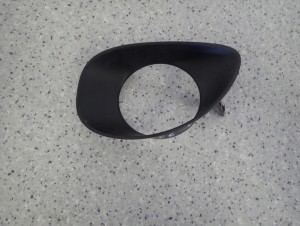 TOYOTA YARIS II 06- KRATKA HALOGENU LEWA 2/8 MINIATURA