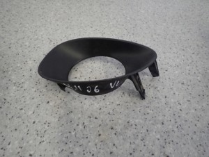 TOYOTA YARIS II 06- KRATKA HALOGENU LEWA 5/8 MINIATURA