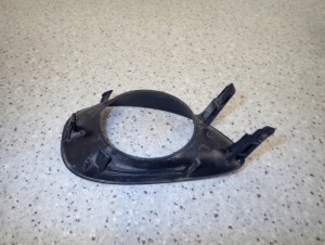 TOYOTA YARIS II 06- KRATKA HALOGENU LEWA 7/8 MINIATURA