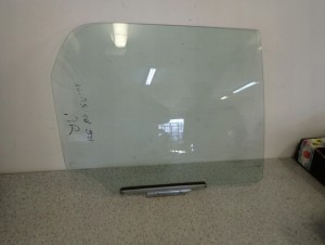 SUZUKI IGNIS 00-03 SZYBA TYLNA PRAWA 3/3 MINIATURA