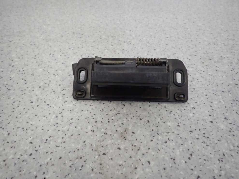 NISSAN ALMERA TINO 00-05 KLAMKA KLAPY BAGAŻNIKA 1/6