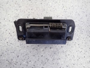 NISSAN ALMERA TINO 00-05 KLAMKA KLAPY BAGAŻNIKA 3/6 MINIATURA