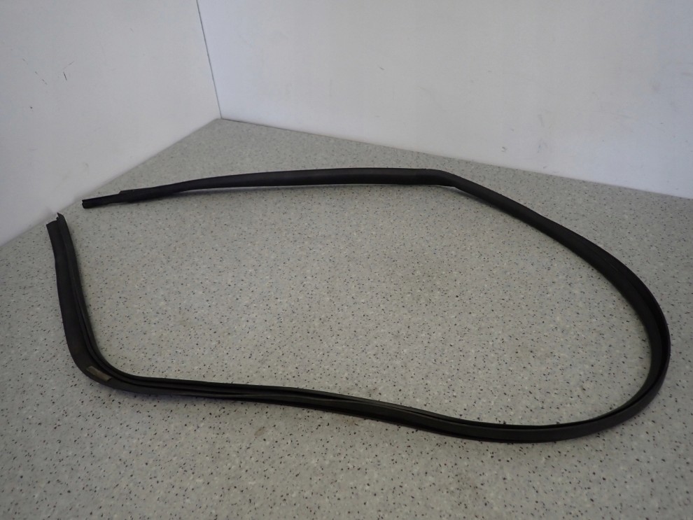 NISSAN ALMERA TINO 00-05 USZCZELKA RANTU DACHU SZYBY PRAWA 3/6