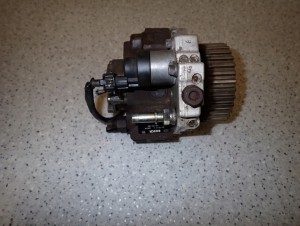 MAZDA 3 BK 03-08 1.6D POMPA WTRYSKOWA PALIWA 4/6 MINIATURA