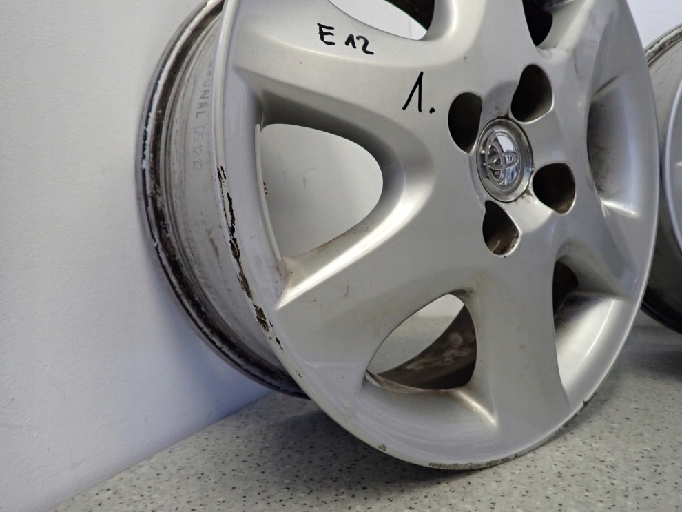 TOYOTA COROLLA E12 FELGI ALUMINIOWE KOMPLET 15\
