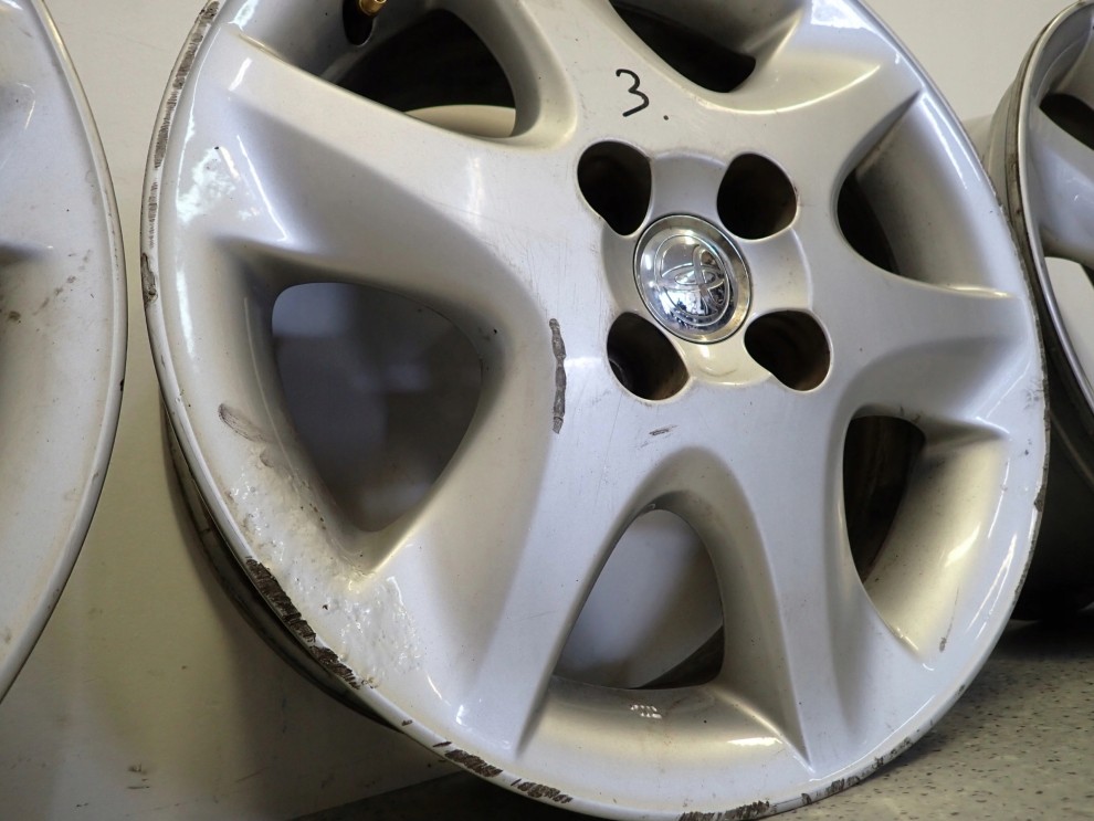 TOYOTA COROLLA E12 FELGI ALUMINIOWE KOMPLET 15\