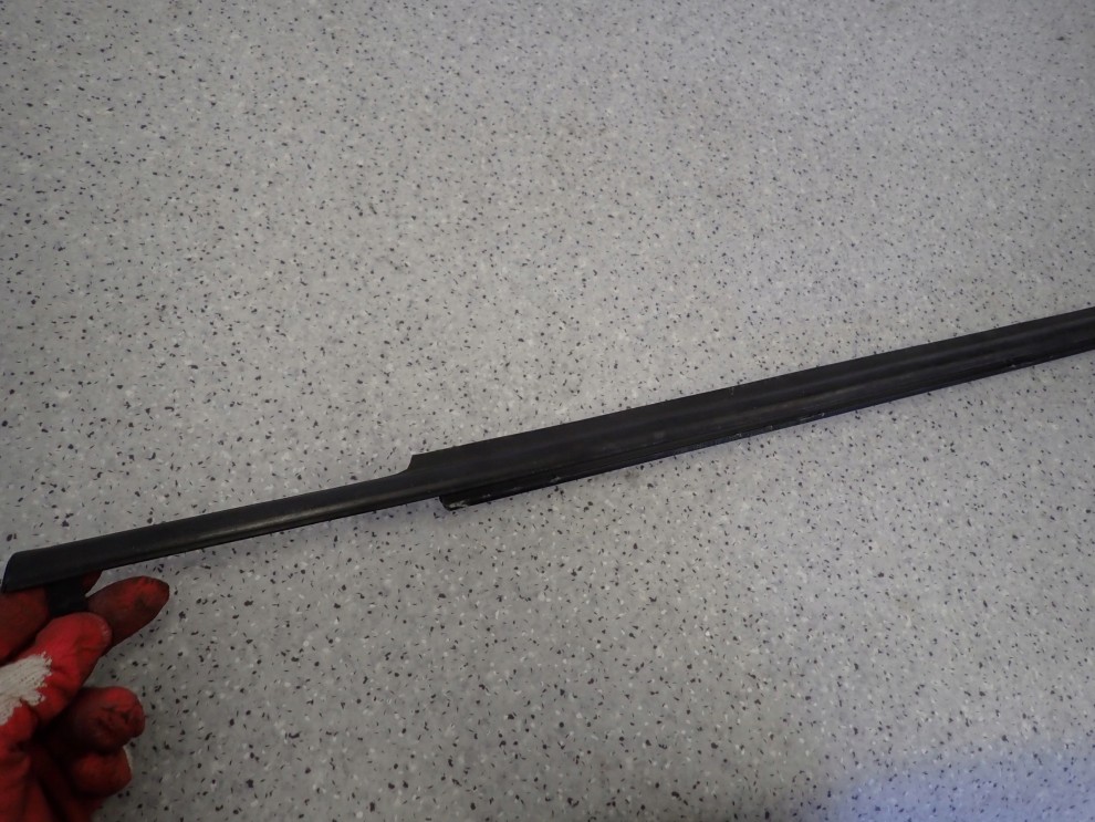 TOYOTA VERSO 09-13 LISWA DRZWI PRZEDNIA LEWA PARAPET 2/6