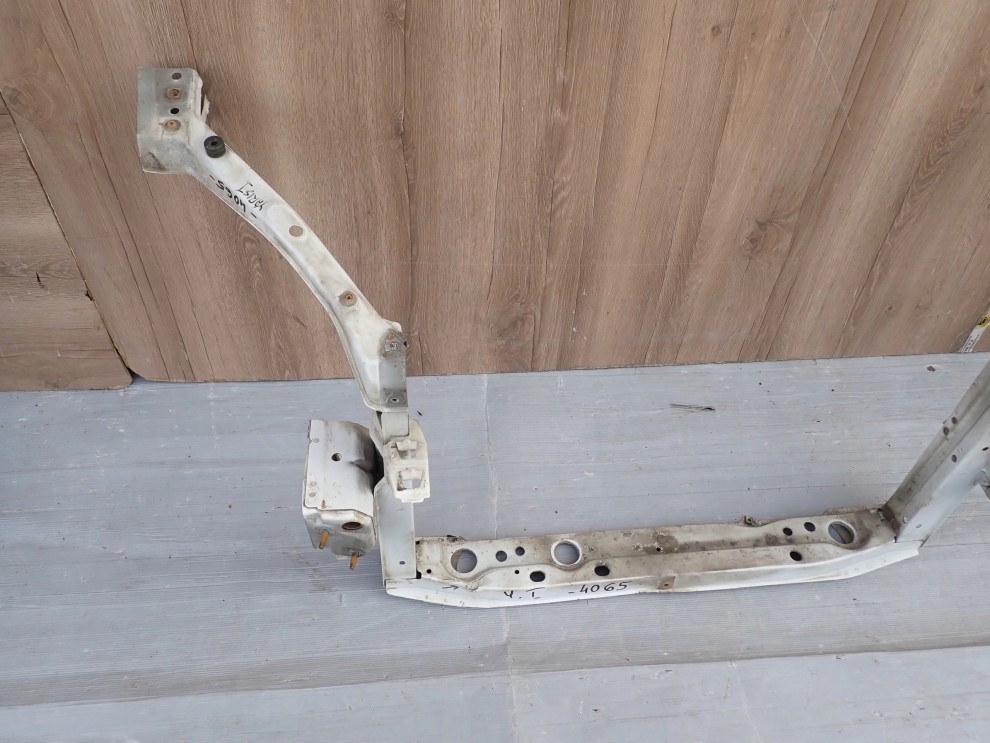 TOYOTA YARIS I 99-05 PAS PRZEDNI WZMOCNIENIE CZOŁOWE 2/13