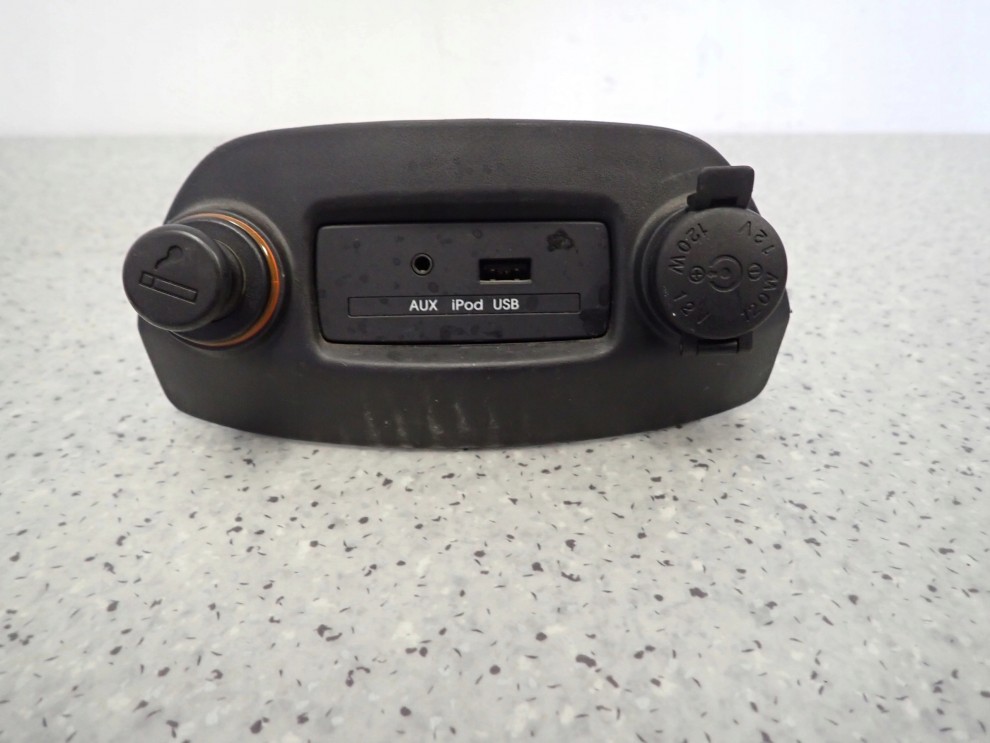 KIA SOUL I 09- ZAPALNICZKA PORT USB AUX 1/7