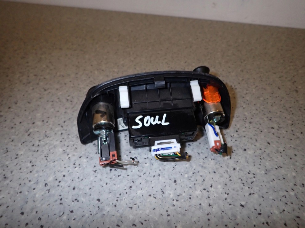 KIA SOUL I 09- ZAPALNICZKA PORT USB AUX 4/7