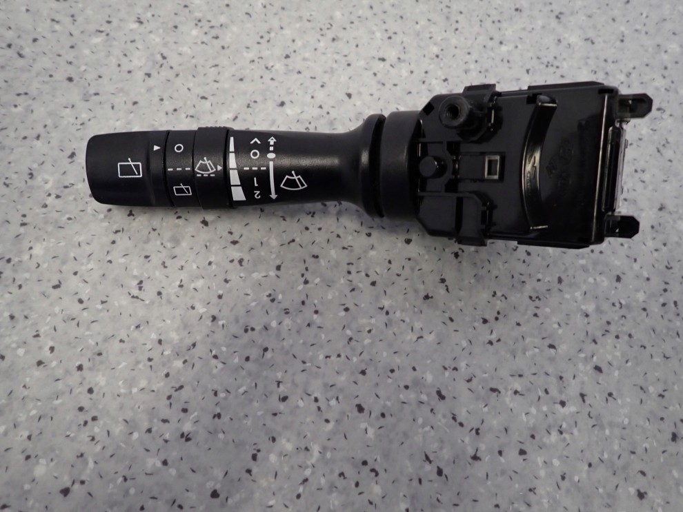 KIA SOUL I 09- PRZEŁĄCZNIK WYCIERACZEK 3/4