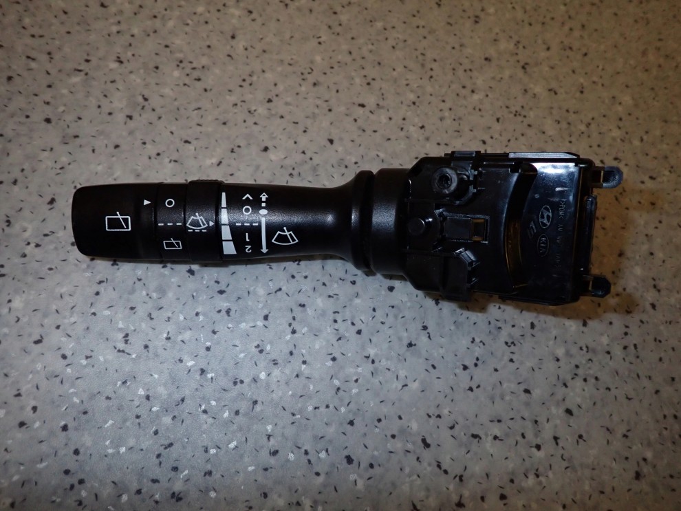 KIA SOUL I 09- PRZEŁĄCZNIK WYCIERACZEK 4/4