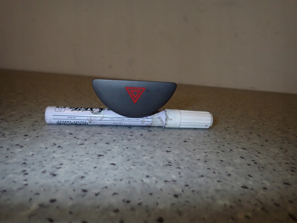 KIA SOUL I 09- PRZEŁĄCZNIK ŚWIATEŁ AWARYJNYCH 1/3