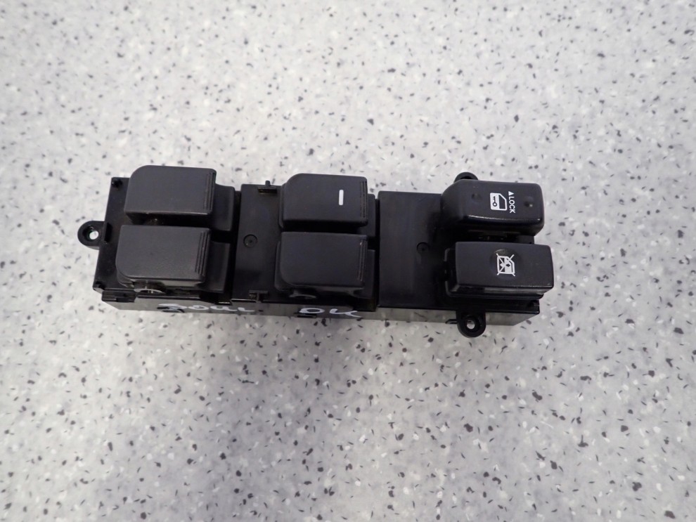 KIA SOUL I 09- PANEL SZYB PRZEDNI LEWY EUROPA 1/4