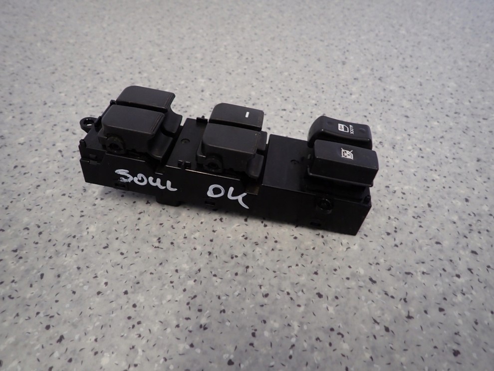 KIA SOUL I 09- PANEL SZYB PRZEDNI LEWY EUROPA 3/4
