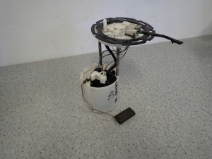 CHEVROLET CRUZE 1.6 BENZ 08- POMPA PALIWA 4/8 MINIATURA