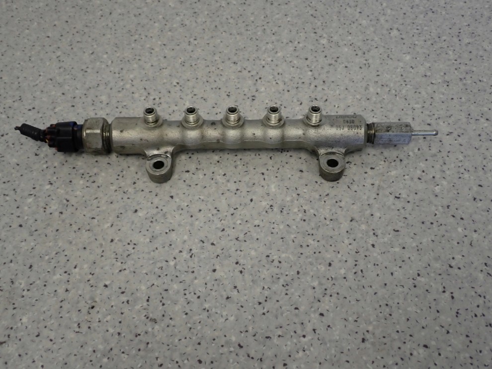 TOYOTA AVENSIS T25 06-08 COROLLA VERSO 07-09 2.0 D4D LISTWA WTRYSKOWA 2/7