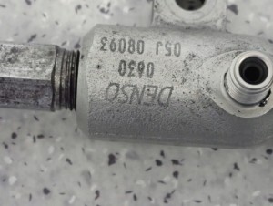 TOYOTA AVENSIS T25 06-08 COROLLA VERSO 07-09 2.0 D4D LISTWA WTRYSKOWA 4/7 MINIATURA