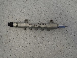 TOYOTA AVENSIS T25 06-08 COROLLA VERSO 07-09 2.0 D4D LISTWA WTRYSKOWA 6/7 MINIATURA