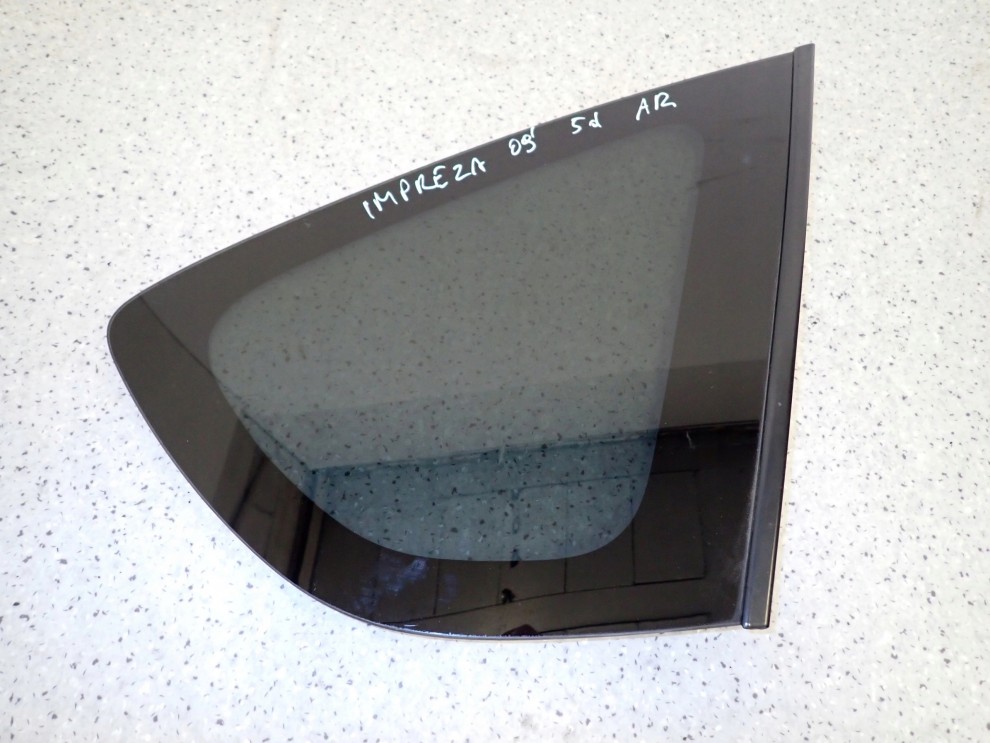 SUBARU IMPREZA III GH 07- SZYBA KAROSERYJNA TYLNA PRAWA 1/3