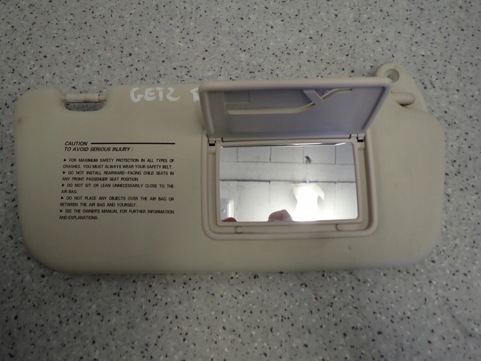 HYUNDAI GETZ 02-10 DASZEK PRZECIWSŁONECZNY PRAWY 1/3