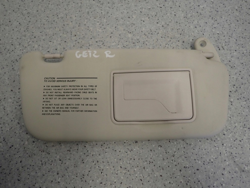 HYUNDAI GETZ 02-10 DASZEK PRZECIWSŁONECZNY PRAWY 2/3