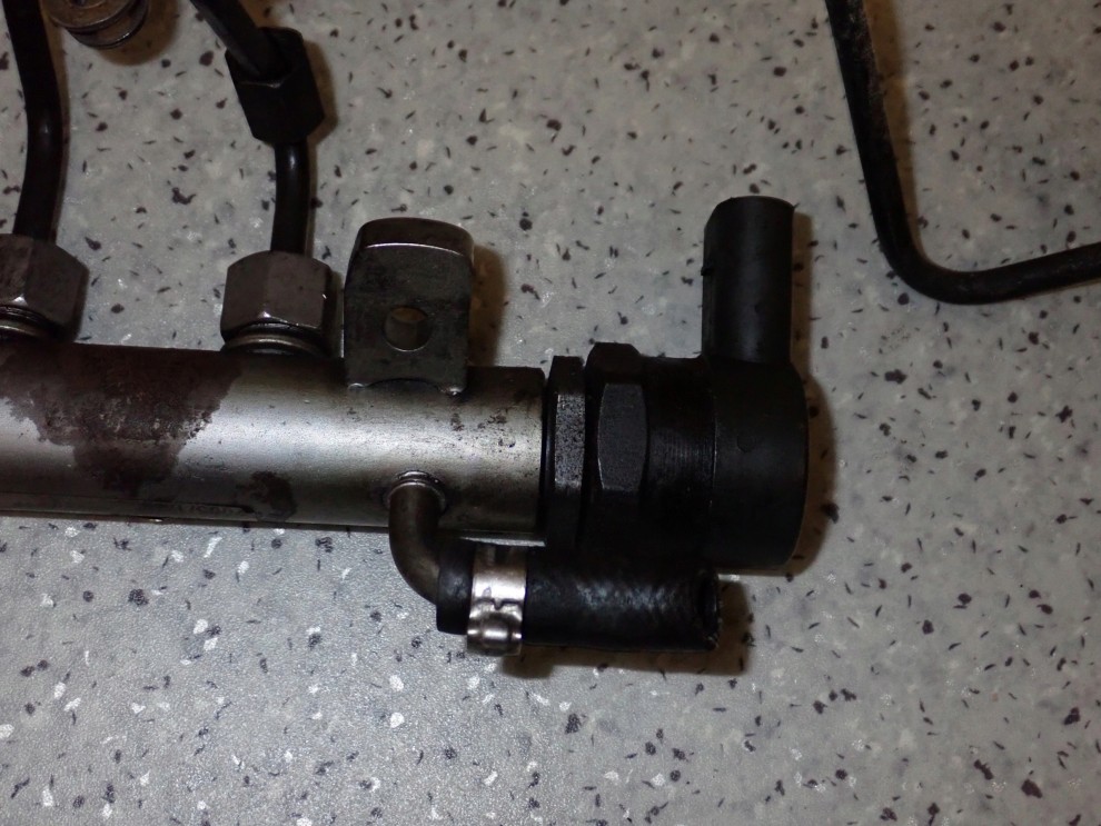 MITSUBISHI COLT CZ3 1.5 DID 04- LISTWA WTRYSKOWA PALIWA Z PRZEWODAMI 5/5