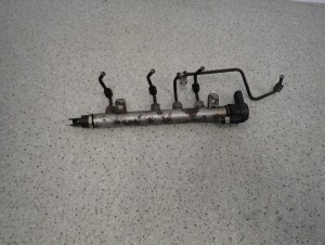 MITSUBISHI COLT CZ3 1.5 DID 04- LISTWA WTRYSKOWA PALIWA Z PRZEWODAMI 3/5 MINIATURA