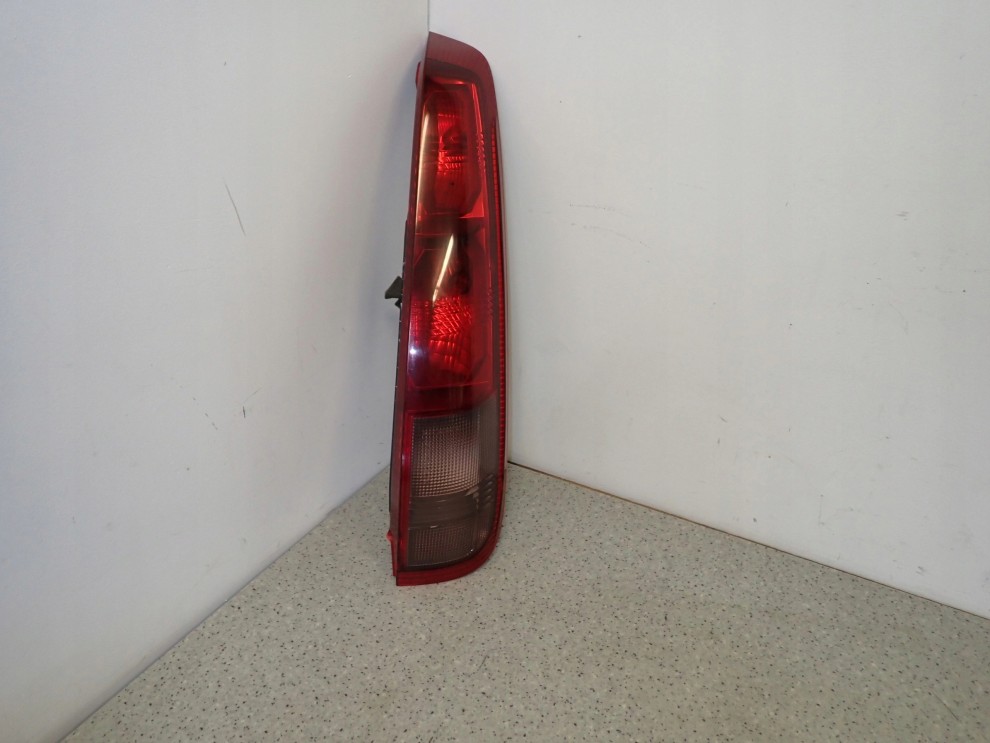 NISSAN XTRAIL T30 01-07 LAMPA TYLNA PRAWA EUROPA 2/10