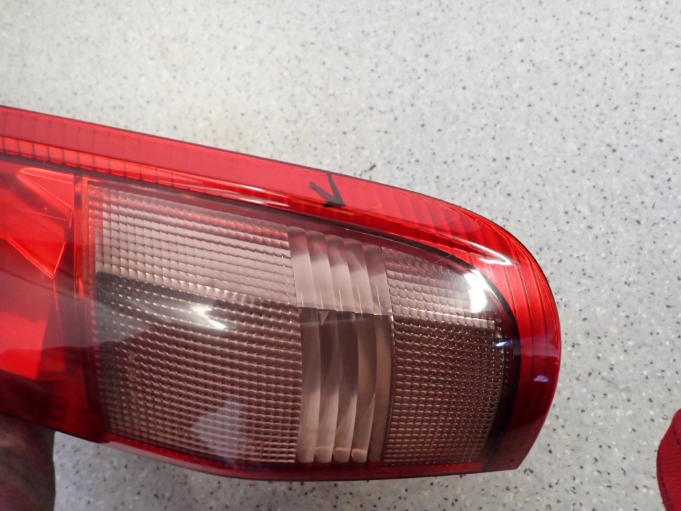 NISSAN XTRAIL T30 01-07 LAMPA TYLNA PRAWA EUROPA 7/10