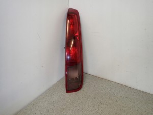 NISSAN XTRAIL T30 01-07 LAMPA TYLNA PRAWA EUROPA