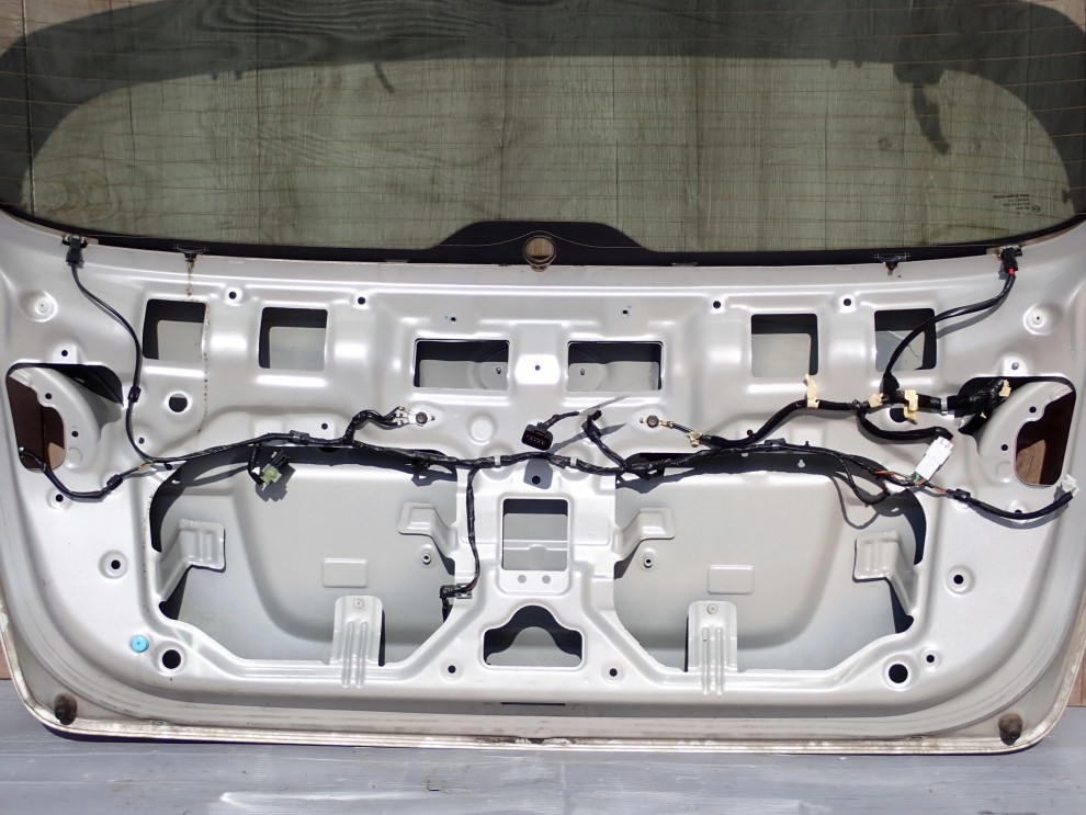 KIA VENGA 09- KLAPA TYLNA SZYBA QU 10/16