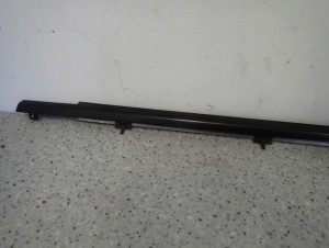 MAZDA 2 08- LISTWA ZGARNIAJĄCA PARAPET TYLNA LEWA 2/7 MINIATURA