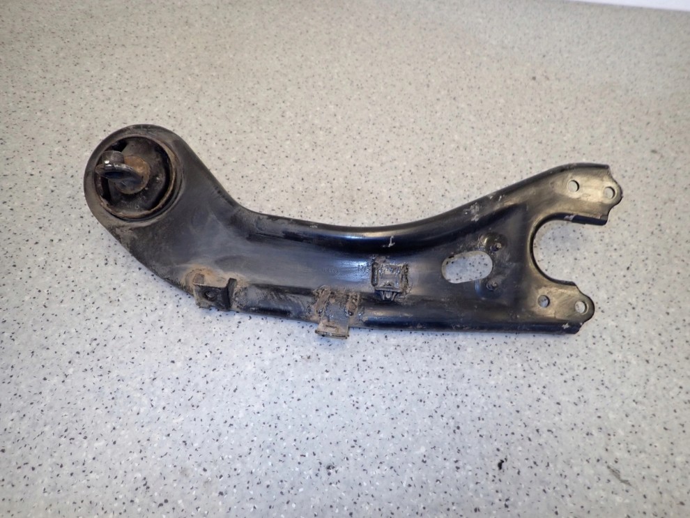 HYUNDAI i40 11-18 WAHACZ WZDŁUŻNY TYLNY PRAWY 1/4