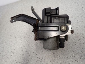 TOYOTA COROLLA VERSO 04-09 2.0 D4D POMPA ABS 89541-0F010 4/6 MINIATURA