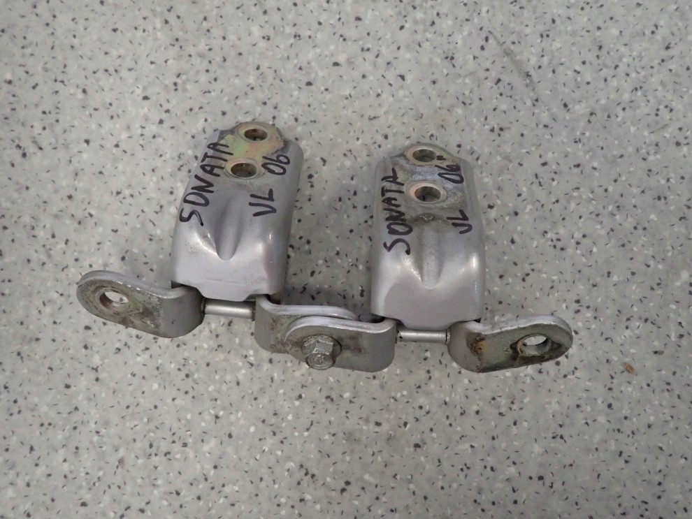 HYUNDAI SONATA V 05-09 ZAWIASY DRZWI PRZEDNIE LEWE 2/3