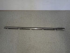 HYUNDAI SONATA V 05-09 LISTWA ZGARNIAJĄCA SZYBY PRZEDNIA LEWA PARAPET