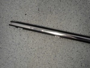 HYUNDAI SONATA V 05-09 LISTWA ZGARNIAJĄCA SZYBY PRZEDNIA LEWA PARAPET 2/4 MINIATURA