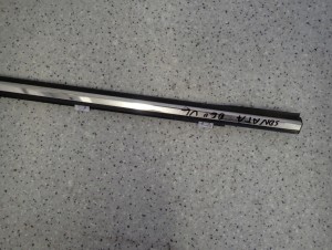 HYUNDAI SONATA V 05-09 LISTWA ZGARNIAJĄCA SZYBY PRZEDNIA LEWA PARAPET 3/4 MINIATURA