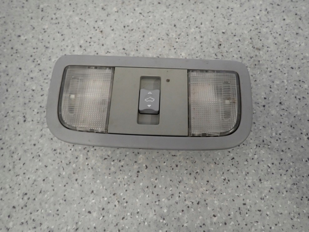 HONDA FRV FR-V 05- LAMPKA OŚWIETLENIA KABINY 1/4