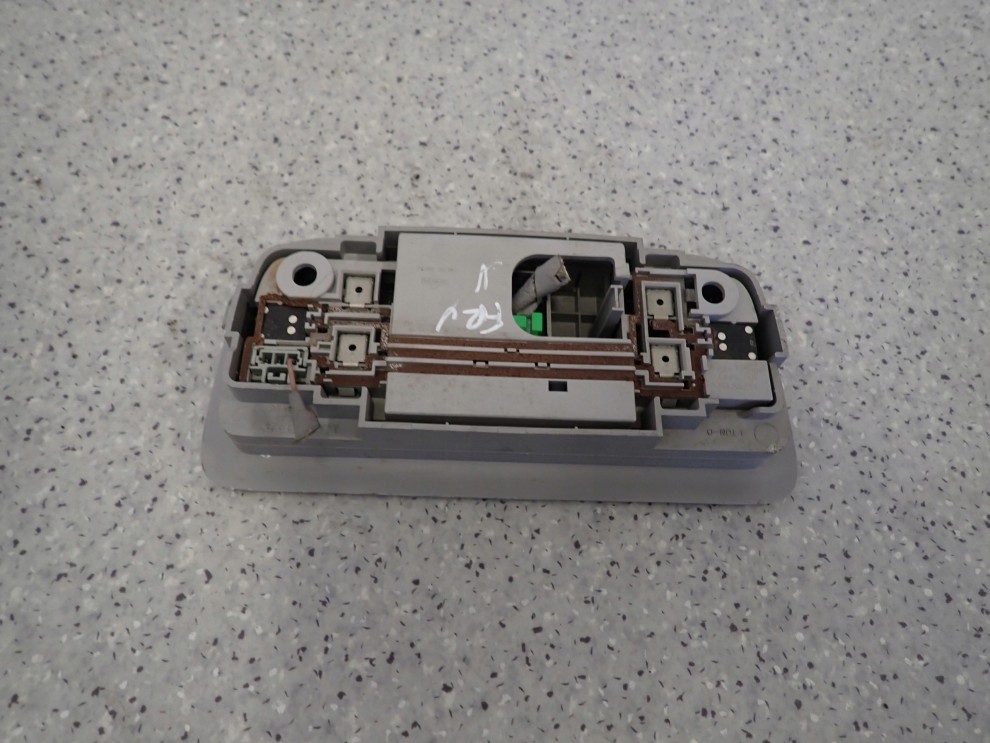 HONDA FRV FR-V 05- LAMPKA OŚWIETLENIA KABINY 3/4