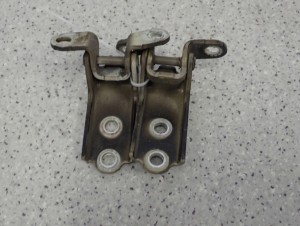 CHEVROLET EPICA 06- ZAWIASY DRZWI PRZEDNIE PRAWE 4/4 MINIATURA